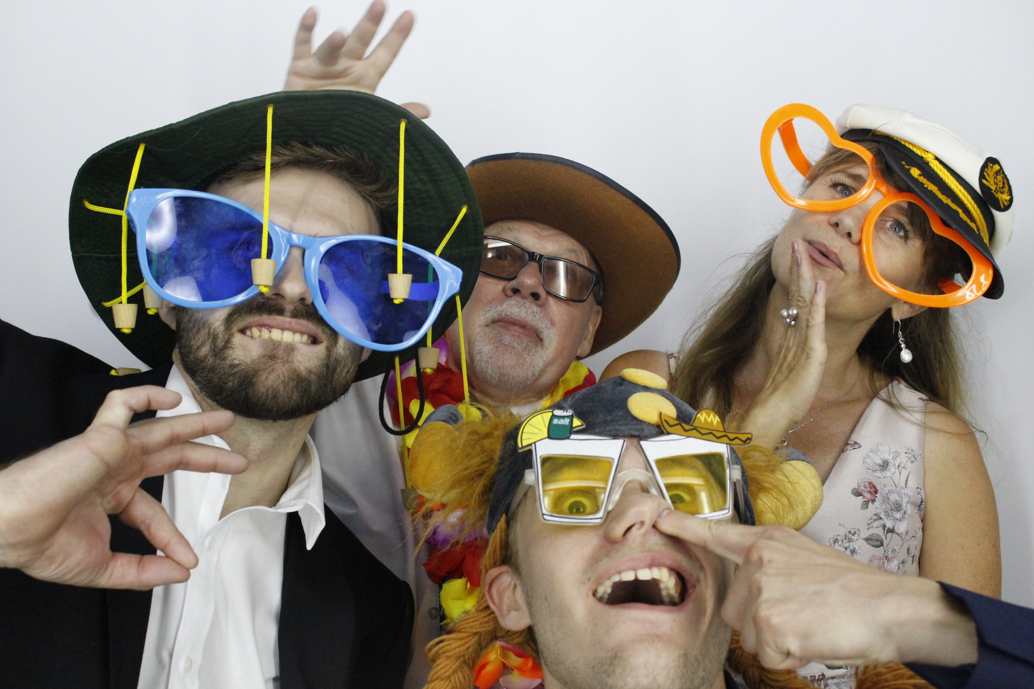 Sam & Rachel's Wedding | View more photos from the event at gallery.myphotoboothexperience.co.uk/u/MyPhotoBoothExperienceLtd/Sam-Rachels-Wedding
